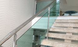 Produto Corrimão aço inox com vidro