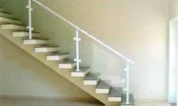 Produto Escada com corrimão de vidro