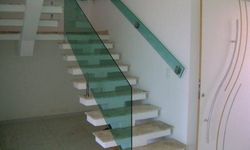 Produto Escada com guarda corpo em vidro