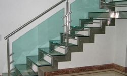 Produto Escada inox com vidro