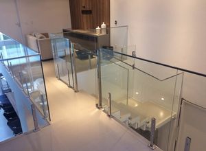 coluna para guarda corpo de vidro