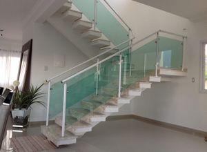 corrimão alumínio com vidro