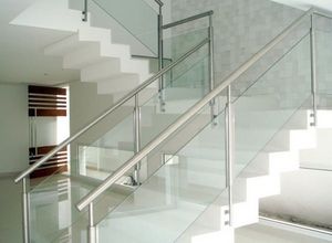 corrimão de alumínio e vidro