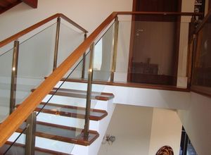 corrimão de madeira