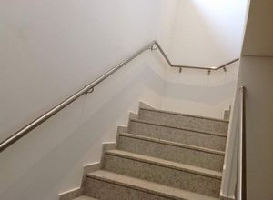 corrimão de parede para escada