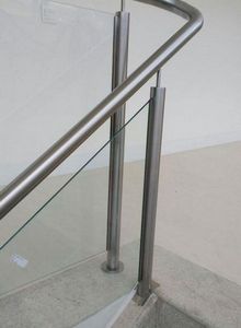 corrimão em aço inox escovado