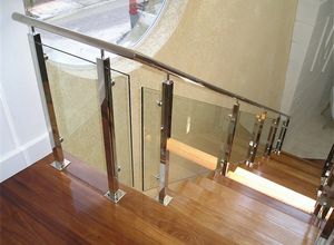 corrimão inox com vidro