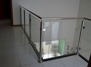 corrimão inox é vidro