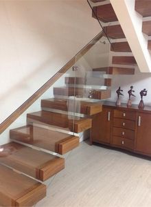 corrimão para escada de madeira