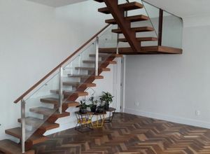 corrimão para escada de madeira