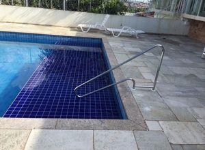 corrimão para piscina