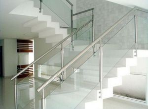 escadas em vidro