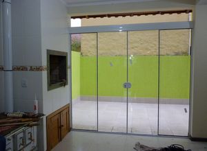 fechamento em vidro temperado