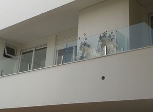 guarda corpo de sacada com vidro