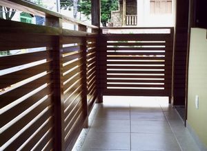 guarda corpo em madeira