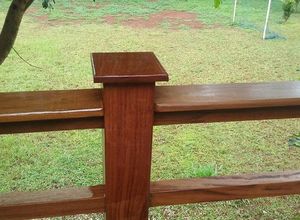 guarda corpo em madeira para sacada