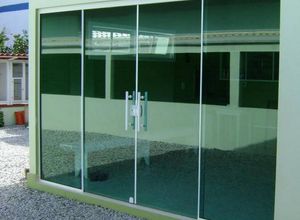 loja de porta de vidro