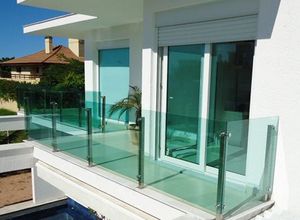 sacada de inox com vidro